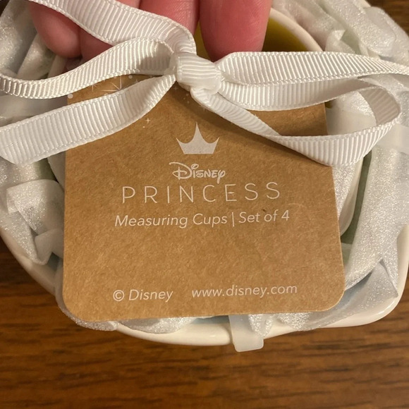 Rae Dunn Princesses measuring cups - Picture 5 of 6